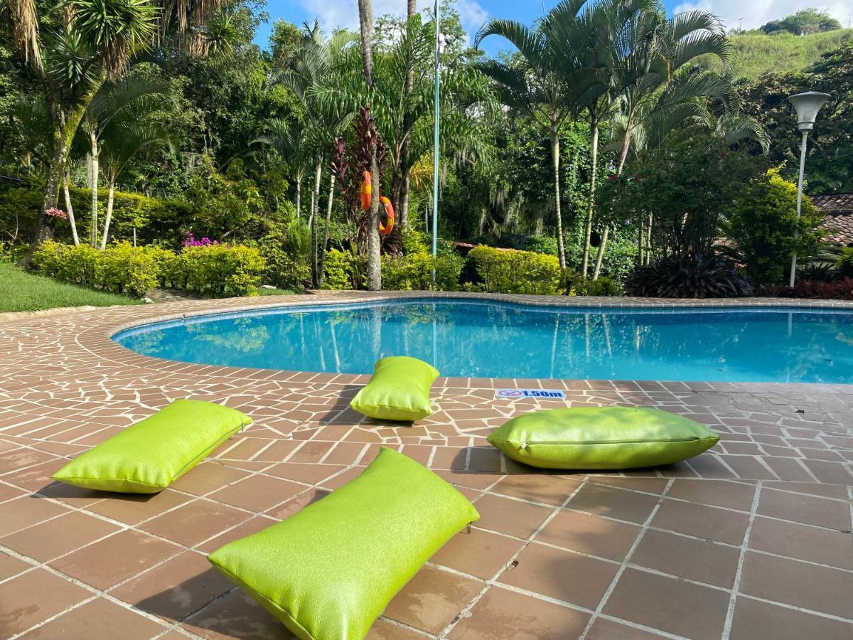 Finca Villa Chalet Del Rio Cali Farm Villa Chalet Cali River Zewnętrze zdjęcie
